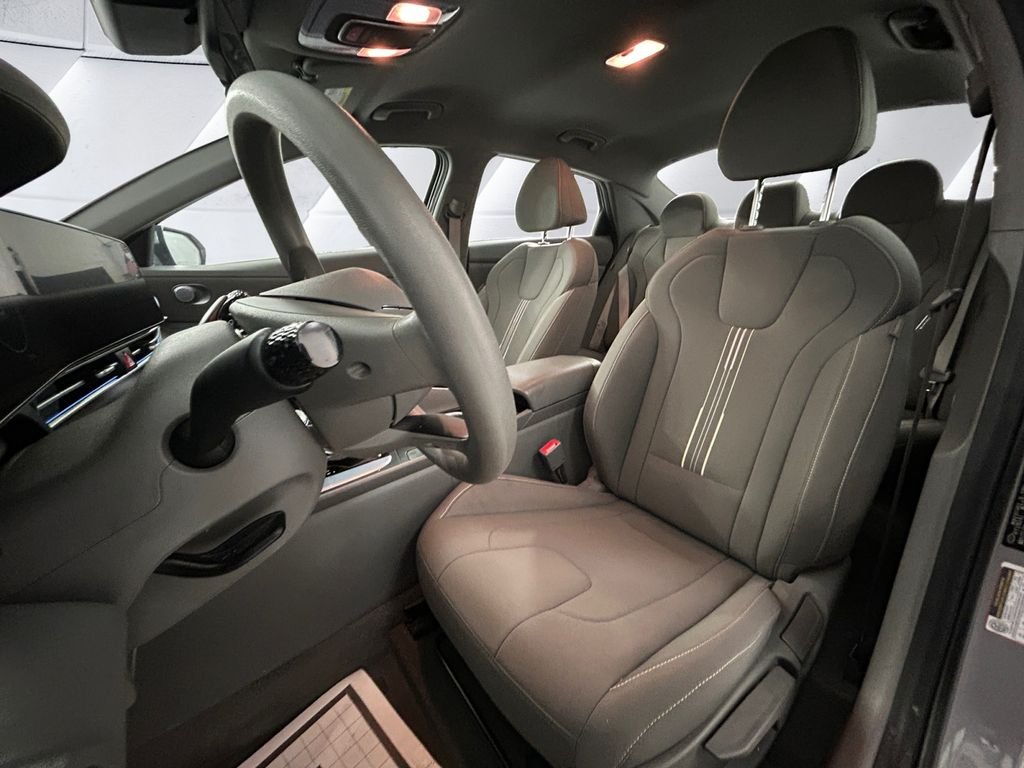 Used 2024 Silver Hyundai SEL image 8