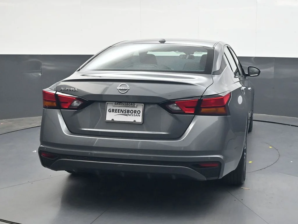 Used 2025 Gray Nissan 2.5 SV image 5