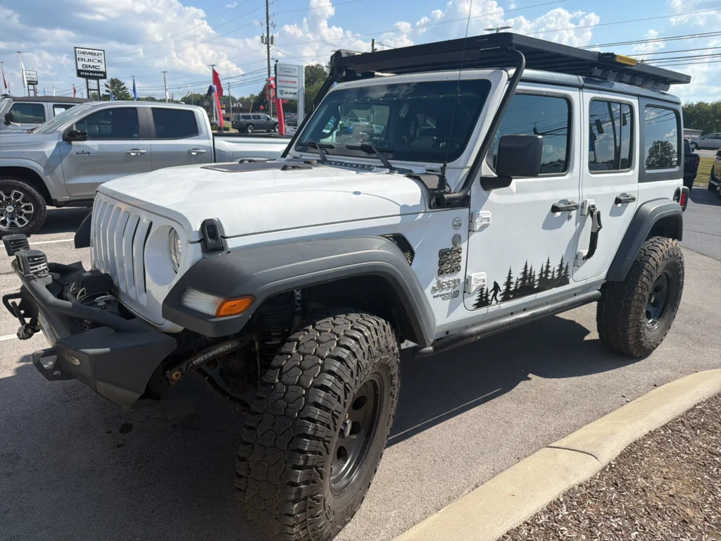 Used 2018 Bright White Clearcoat Jeep Sport S image 1
