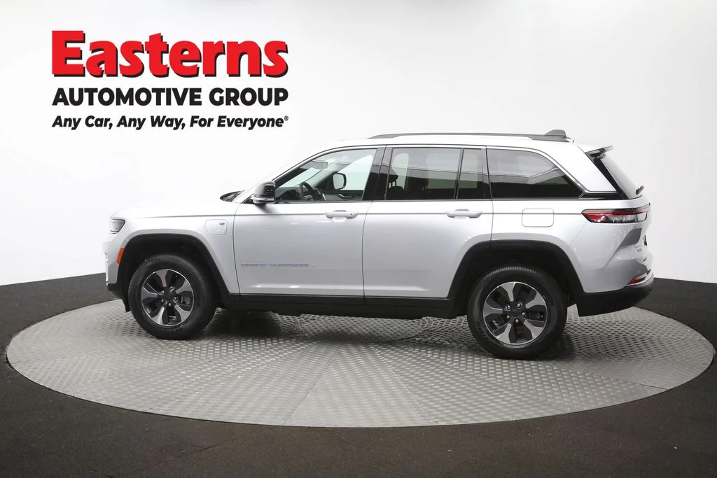 Used 2022 Silver Jeep 4xe image 64