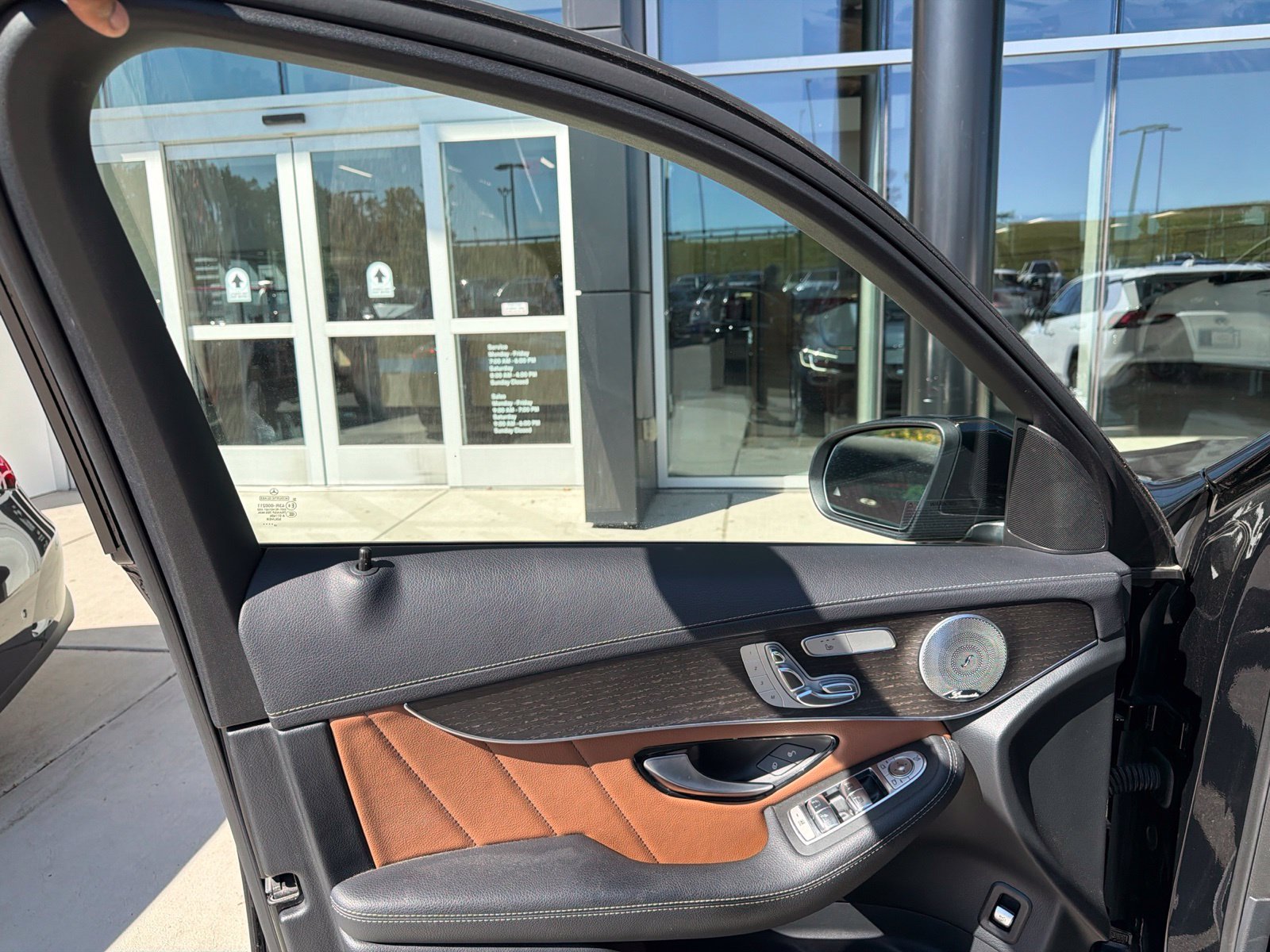 Used 2020 Black Mercedes-Benz GLC 300 image 7