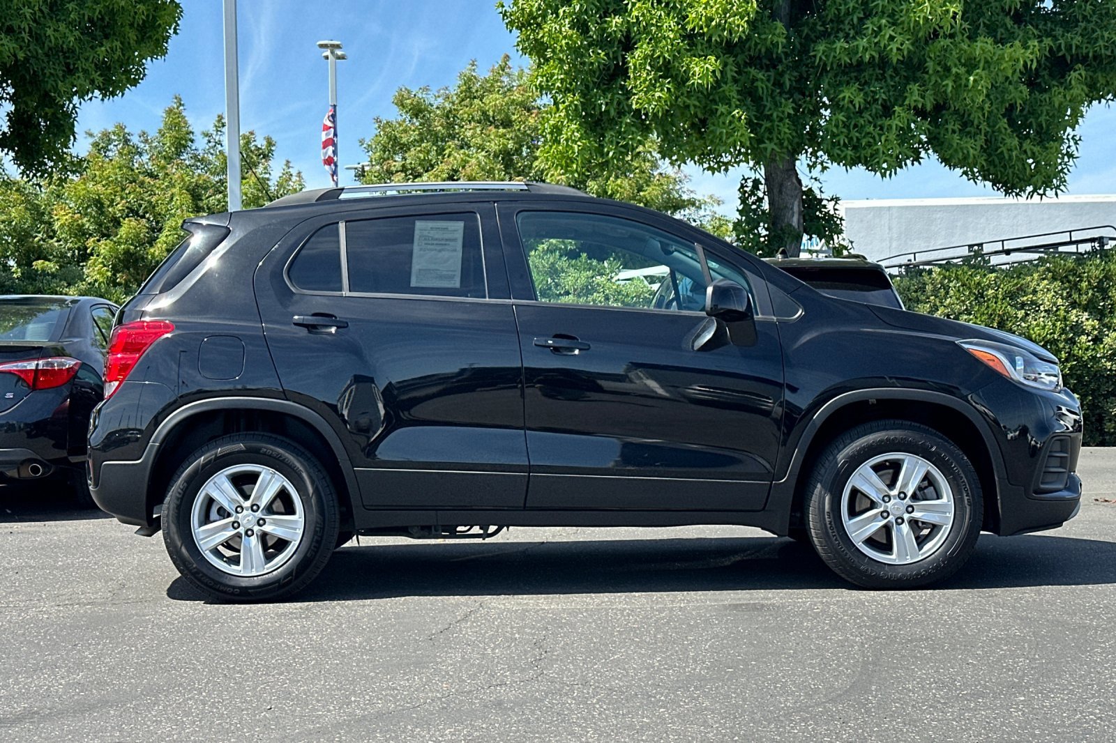 Used 2022 Mosaic Black Metallic Chevrolet LT image 3