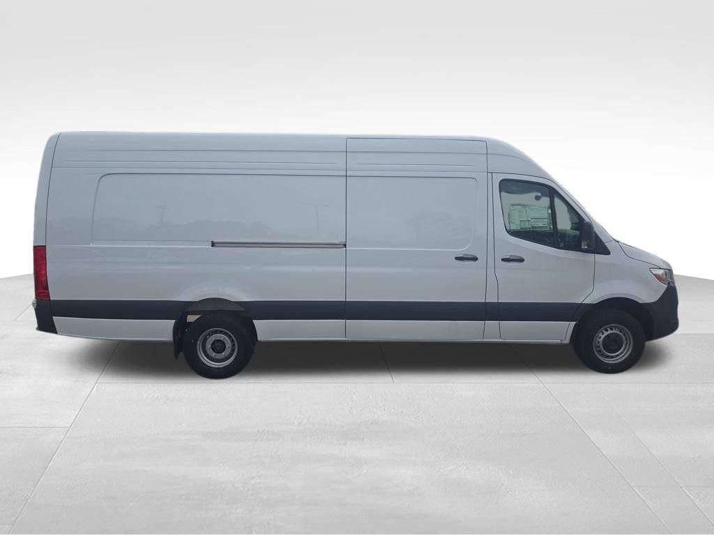 New 2026 Arctic White Mercedes-Benz Cargo 170 WB image 6
