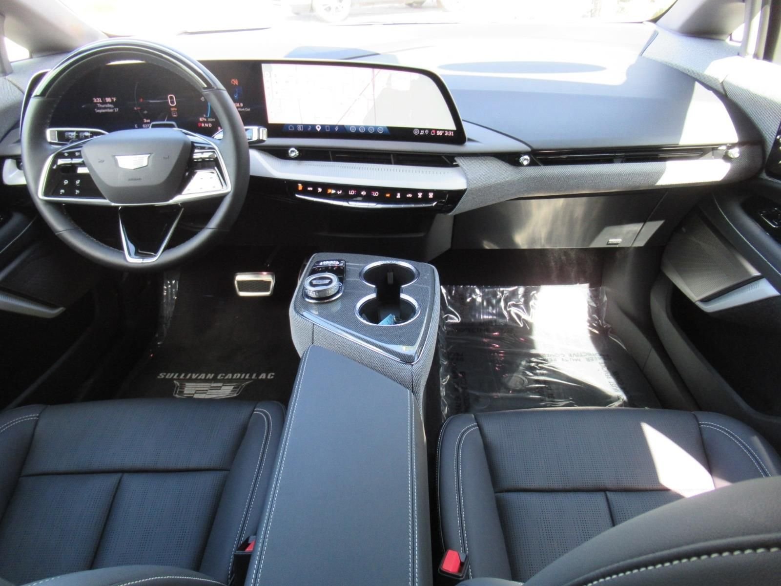 Used 2025 White Cadillac Luxury 2 image 13
