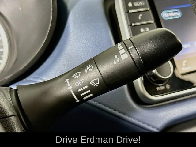 2025 Nissan Versa Sedan SV - Photo 15