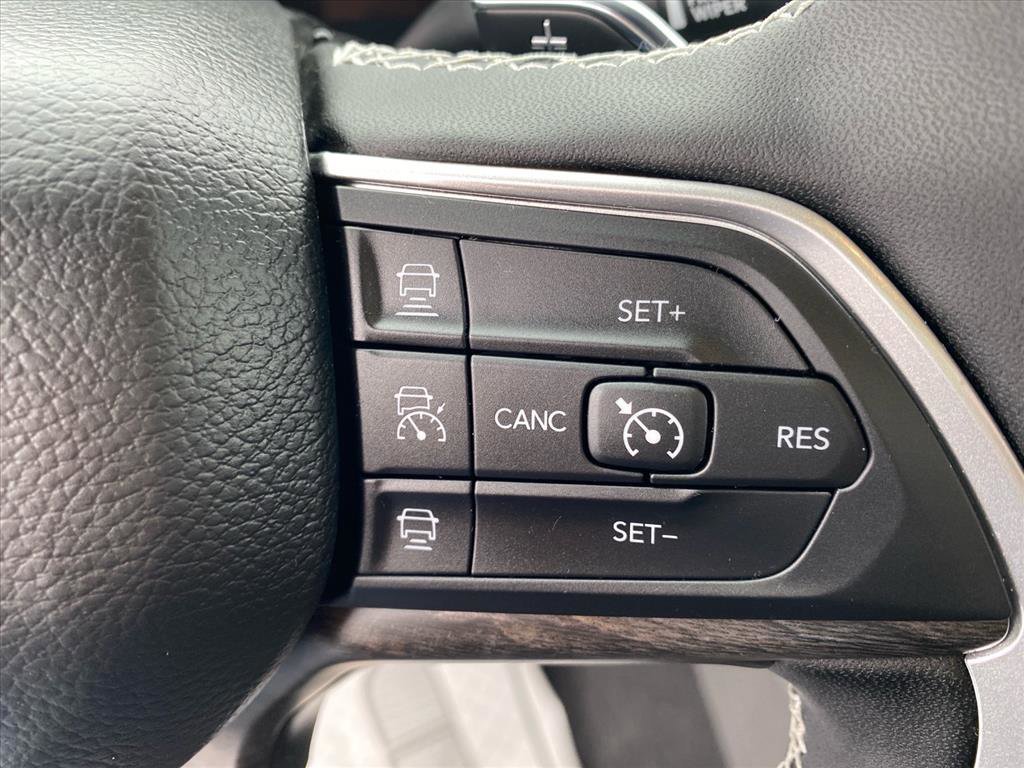Used 2025 Bright White Clearcoat Jeep Limited image 18