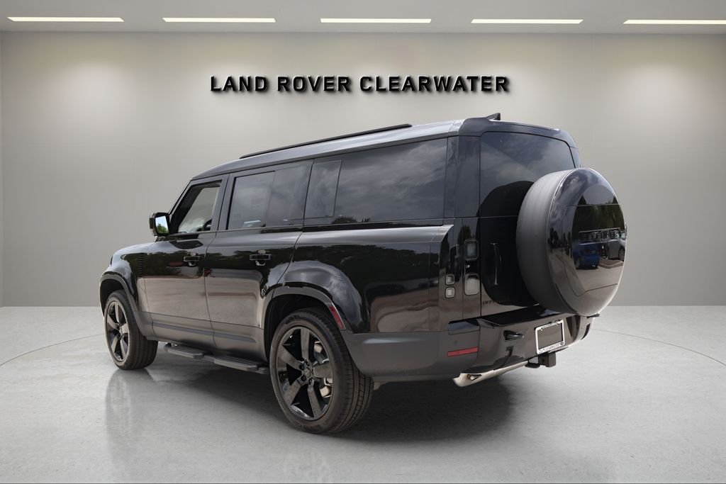 New 2026 Santorini Black Land Rover S image 3