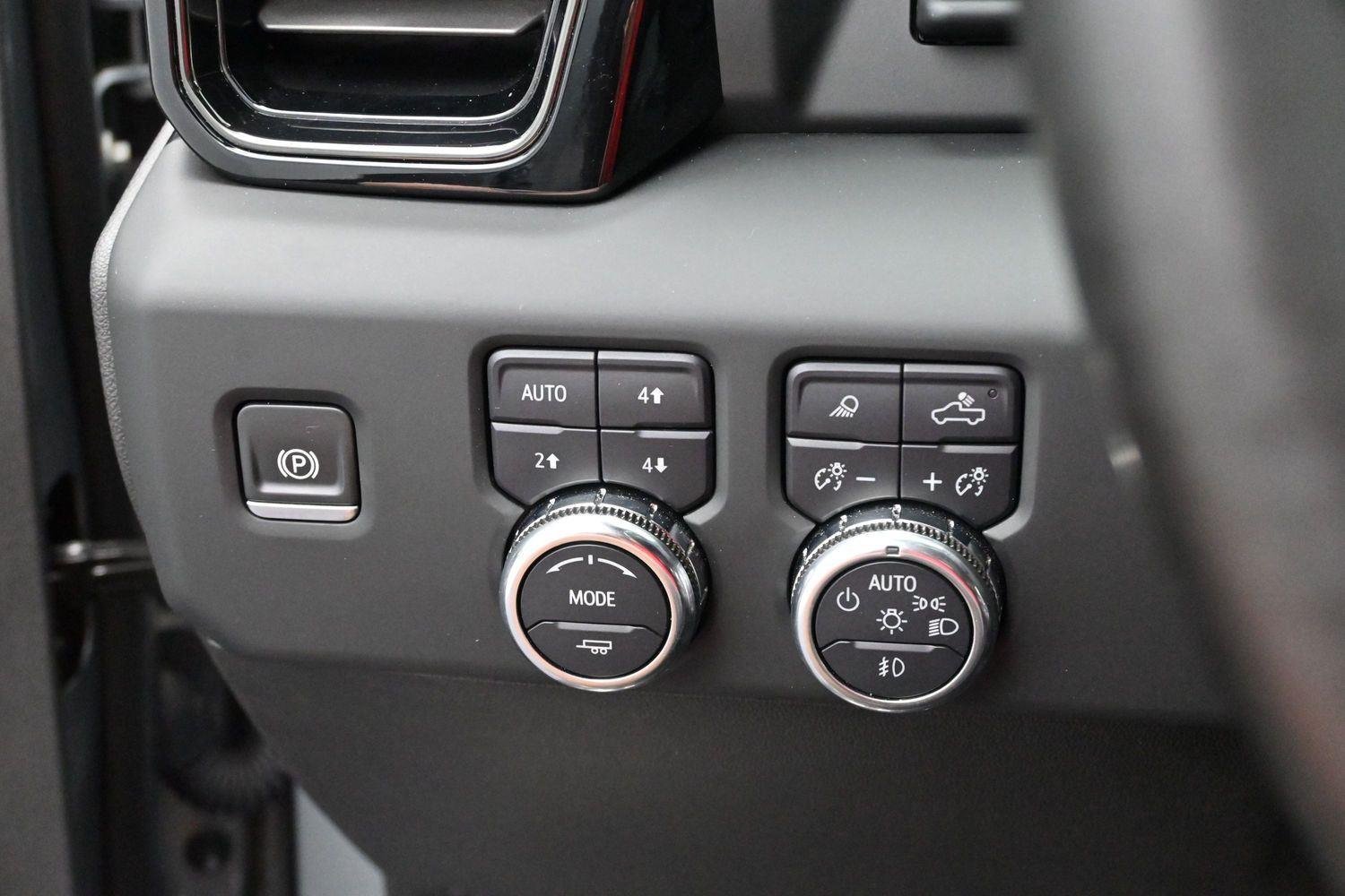 Used 2024 Sterling Metallic GMC AT4 image 20
