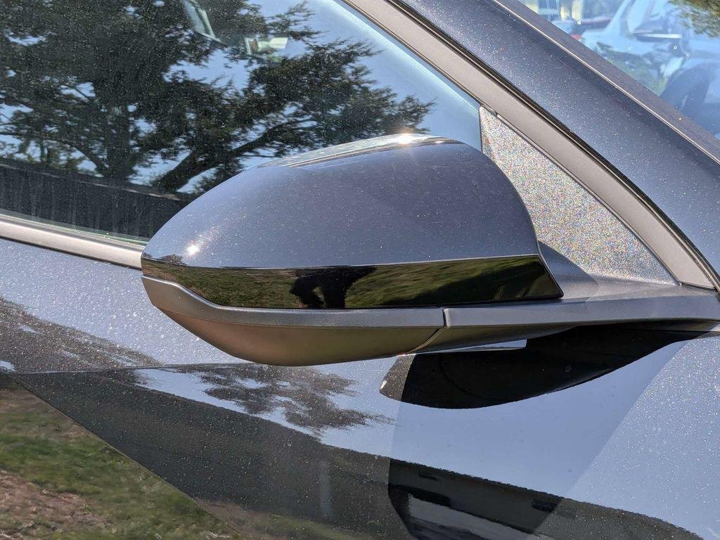 New 2027 Black Hyundai SE FWD image 11