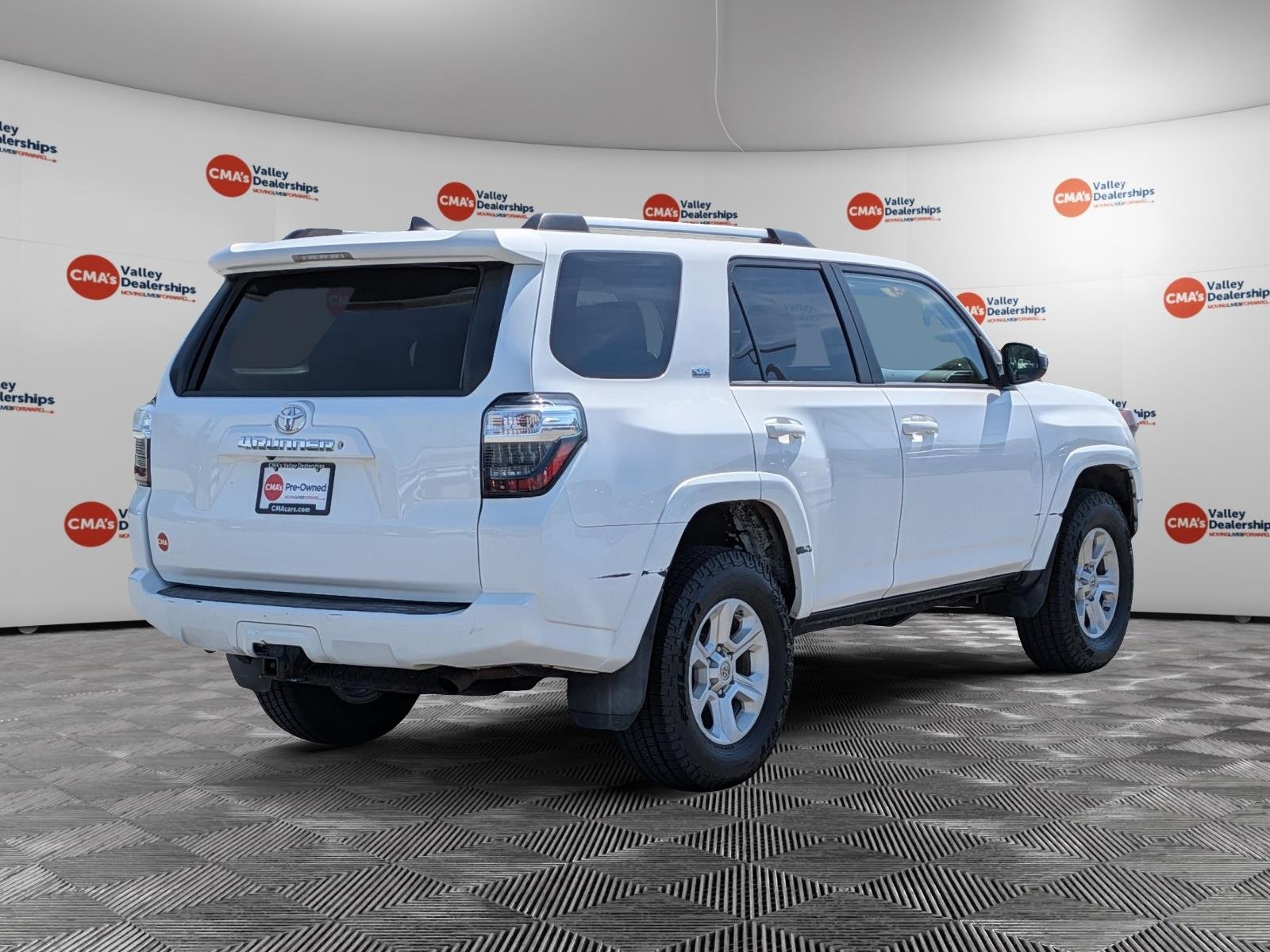 Used 2019 Super White Toyota SR5 image 15