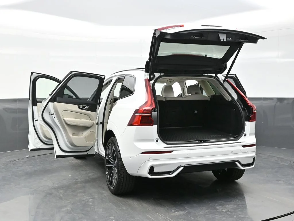 Used 2026 Crystal White Volvo Ultra image 43