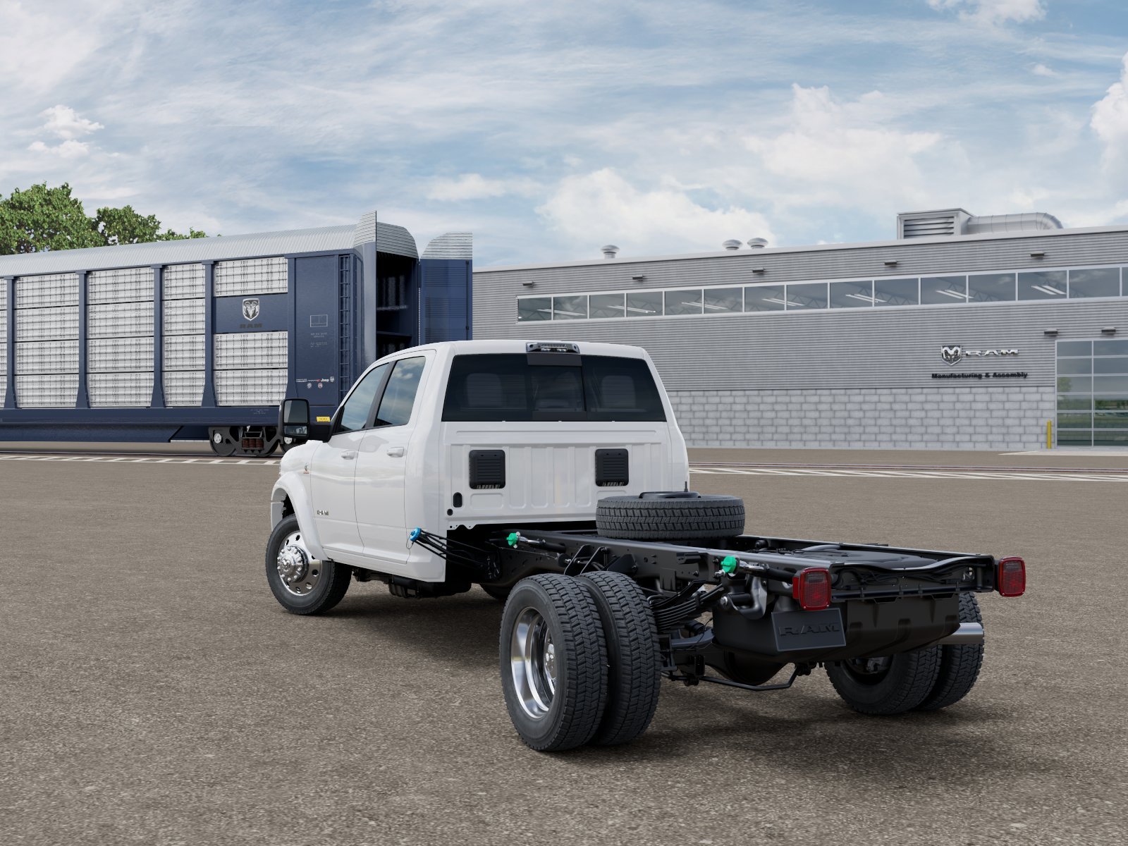 New 2027 Bright White Clear-Coat Paint RAM Tradesman 4x4 Crew Cab 84" CA 197.4" WB image 3