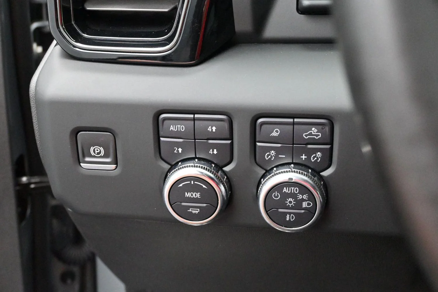 Used 2024 Sterling Metallic GMC AT4 image 20