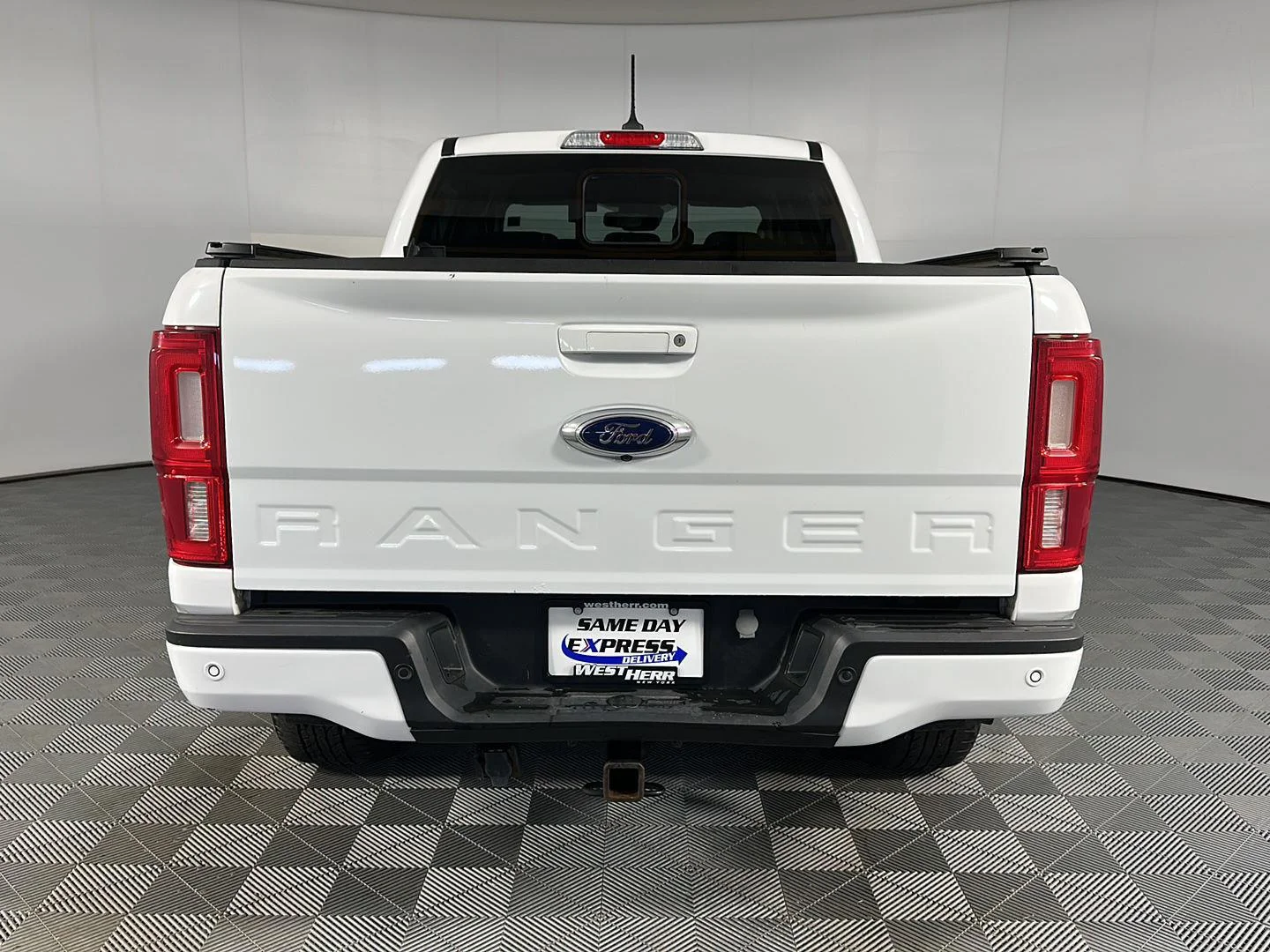 Used 2019 Oxford White Ford LARIAT image 10