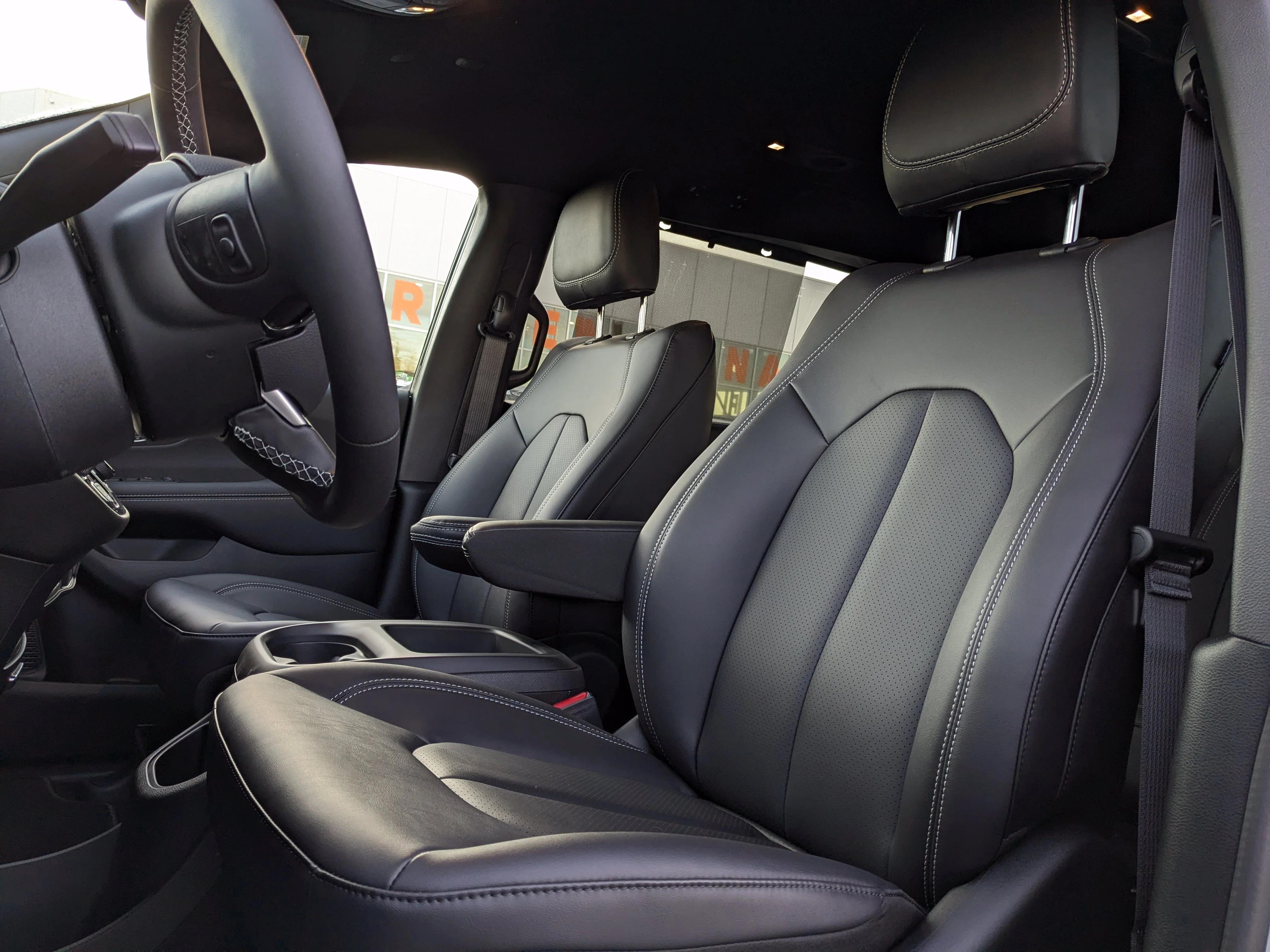 New 2026 Silver Chrysler SXT - Power Liftgate - Power Sliding Doors - Leather - Remote Starter & Tons More! image 14