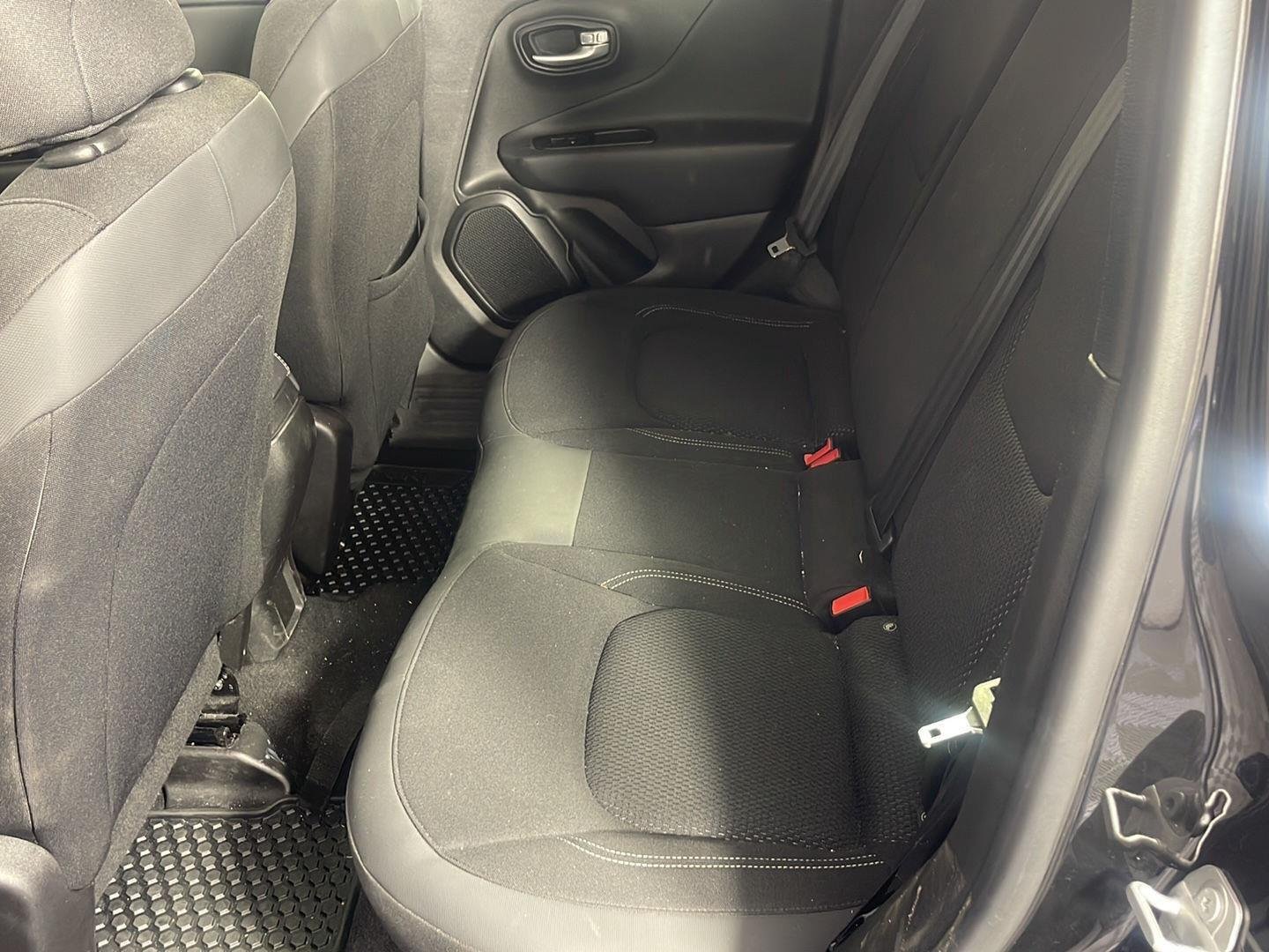 Used 2023 Black Clearcoat Jeep Latitude image 34