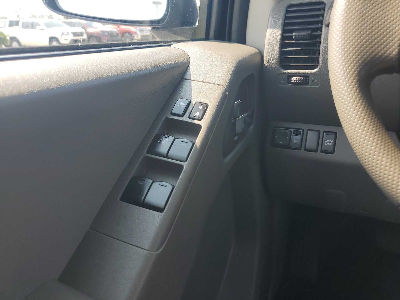 Used 2019  Nissan Desert Runner image 18