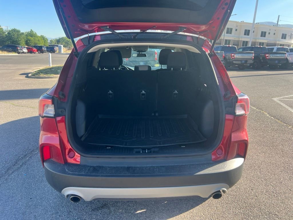Used 2020 Red Metallic Ford SE image 21
