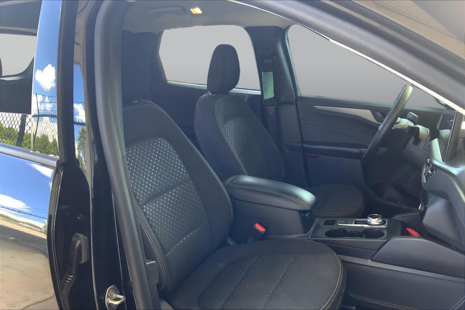Used 2023 Agate Black Metallic Ford Active image 9