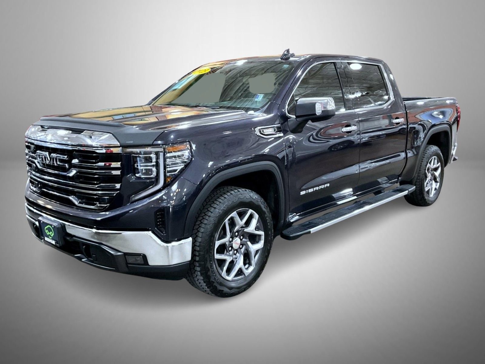 2023 GMC Sierra 4WD Crew Cab Short Box SLT's photo