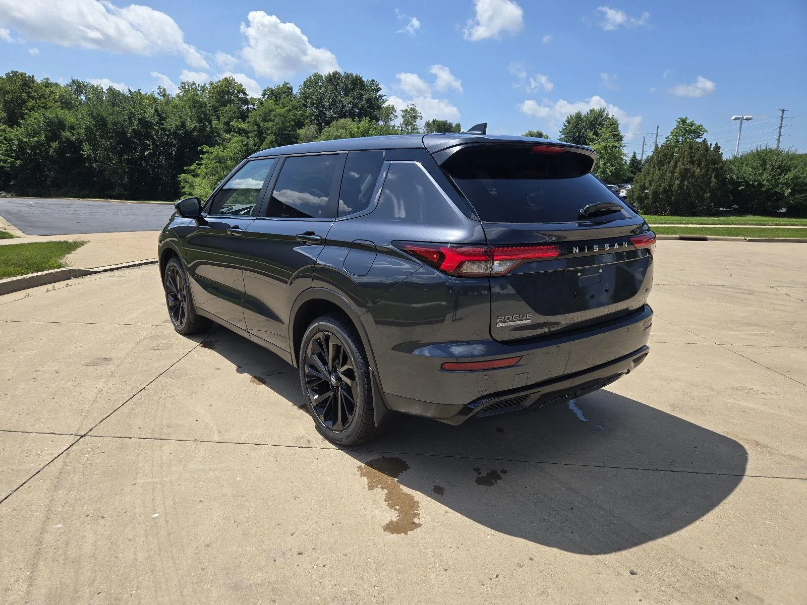 New 2026 Moonrock Gray Nissan SL image 6