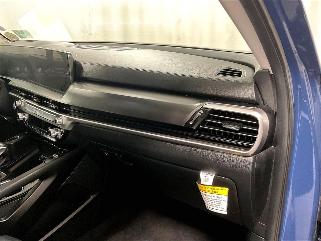 Used 2024 Black Kia S image 13