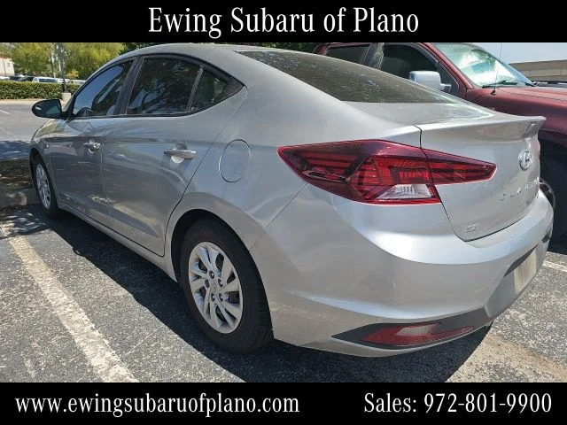 Used 2020 Silver Hyundai SE image 3