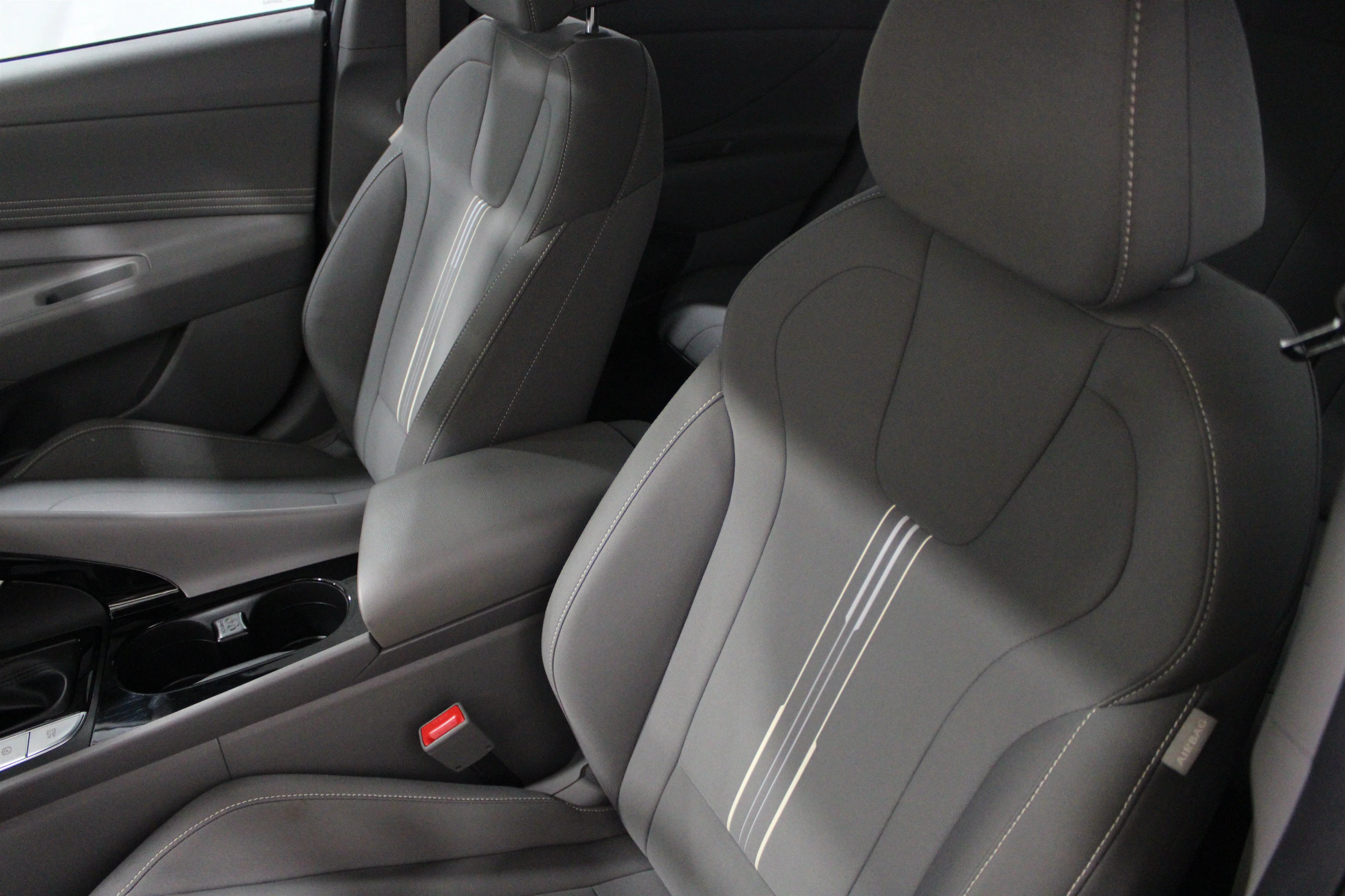 Used 2023 Onyx Black Hyundai SEL image 6