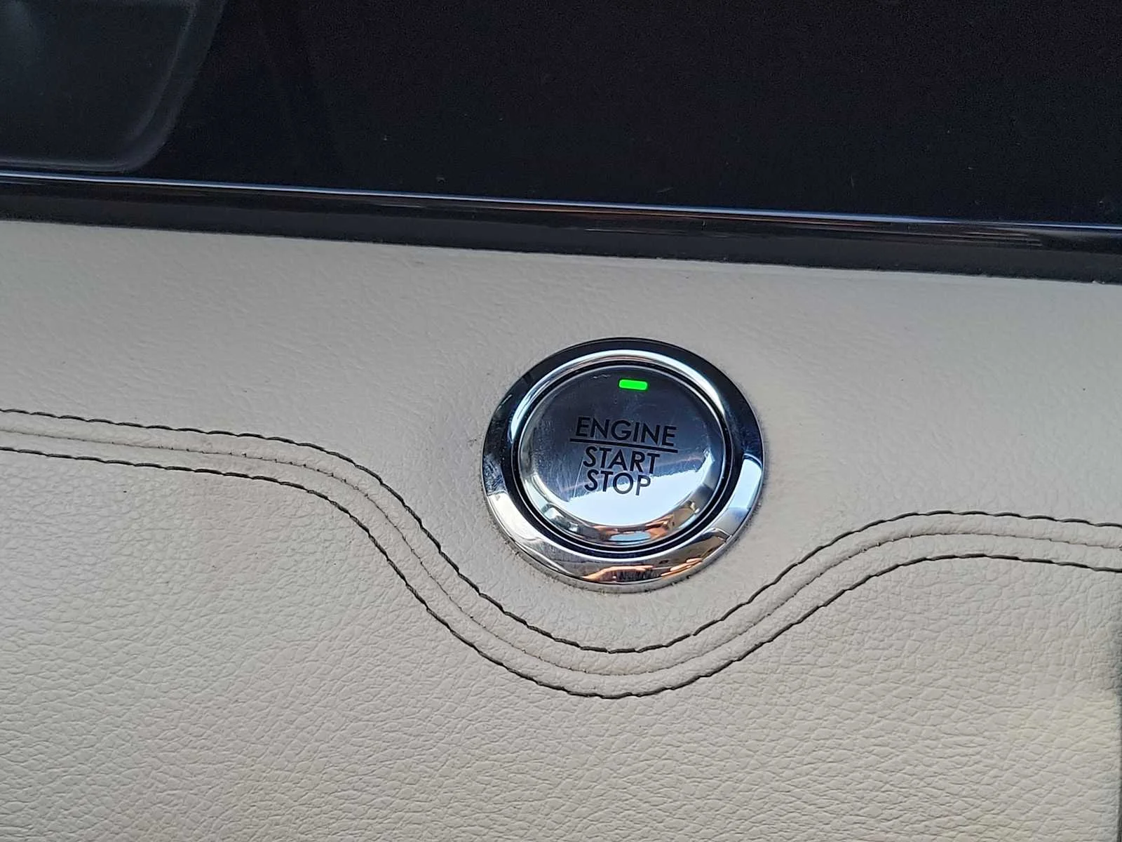 Used 2020 White Lincoln Reserve image 28