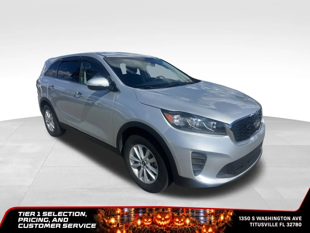 Used 2019 Silver Kia LX image 3