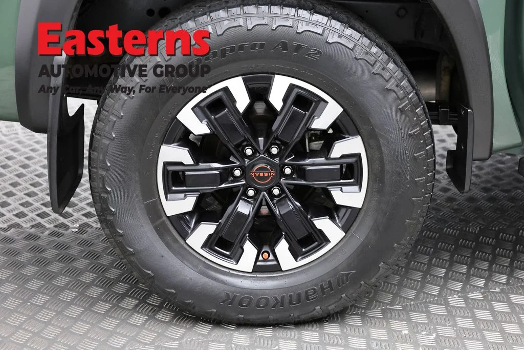 Used 2023 Green Nissan PRO-4X image 31