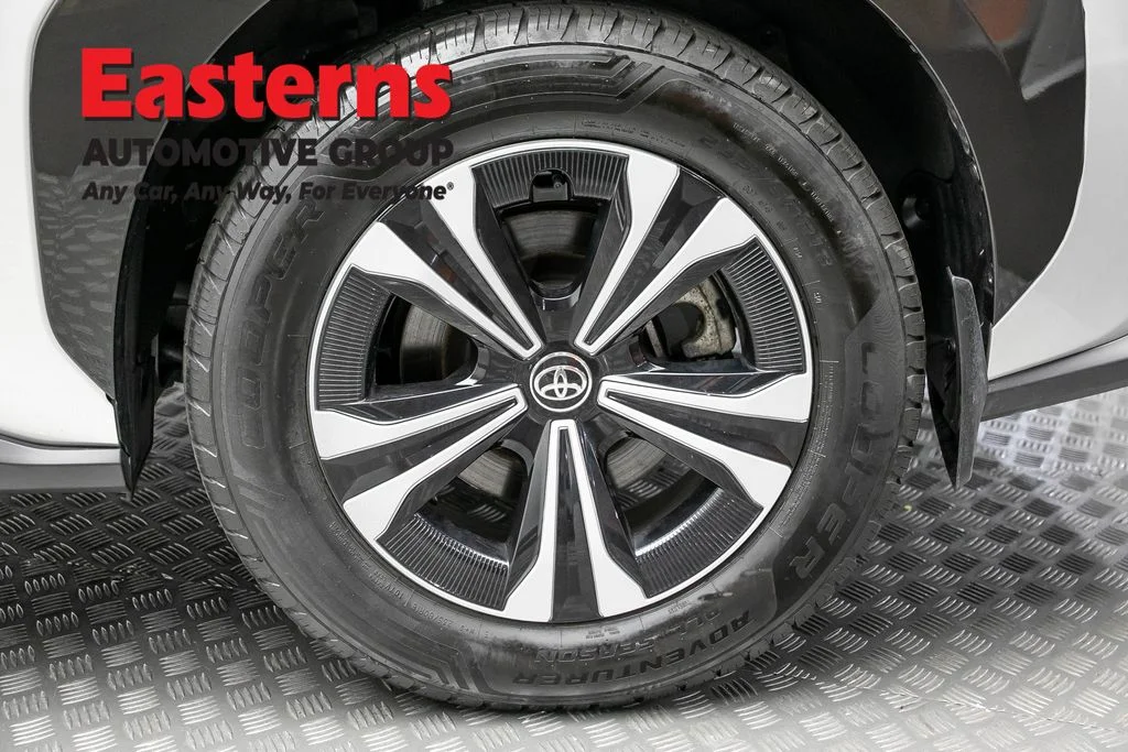 Used 2024 Silver Toyota XLE image 8