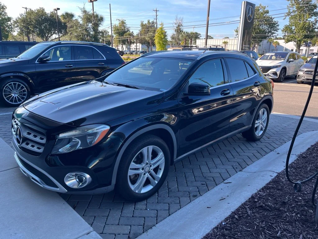 Used 2018 Night Black Mercedes-Benz GLA 250 image 1