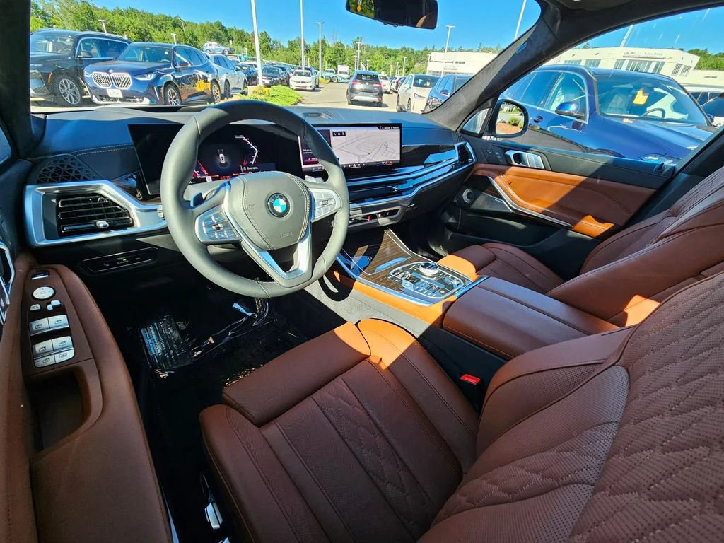 Used 2026 Mineral White Metallic BMW xDrive40i image 27