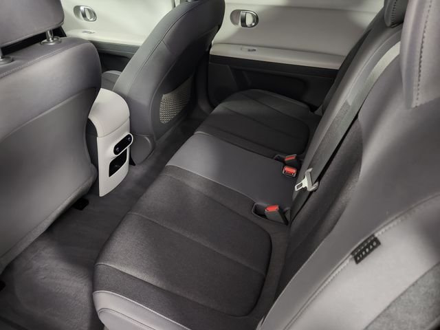 Used 2024 Black Hyundai SE image 16