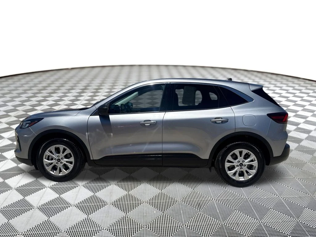 Used 2024 Silver Ford Active image 3