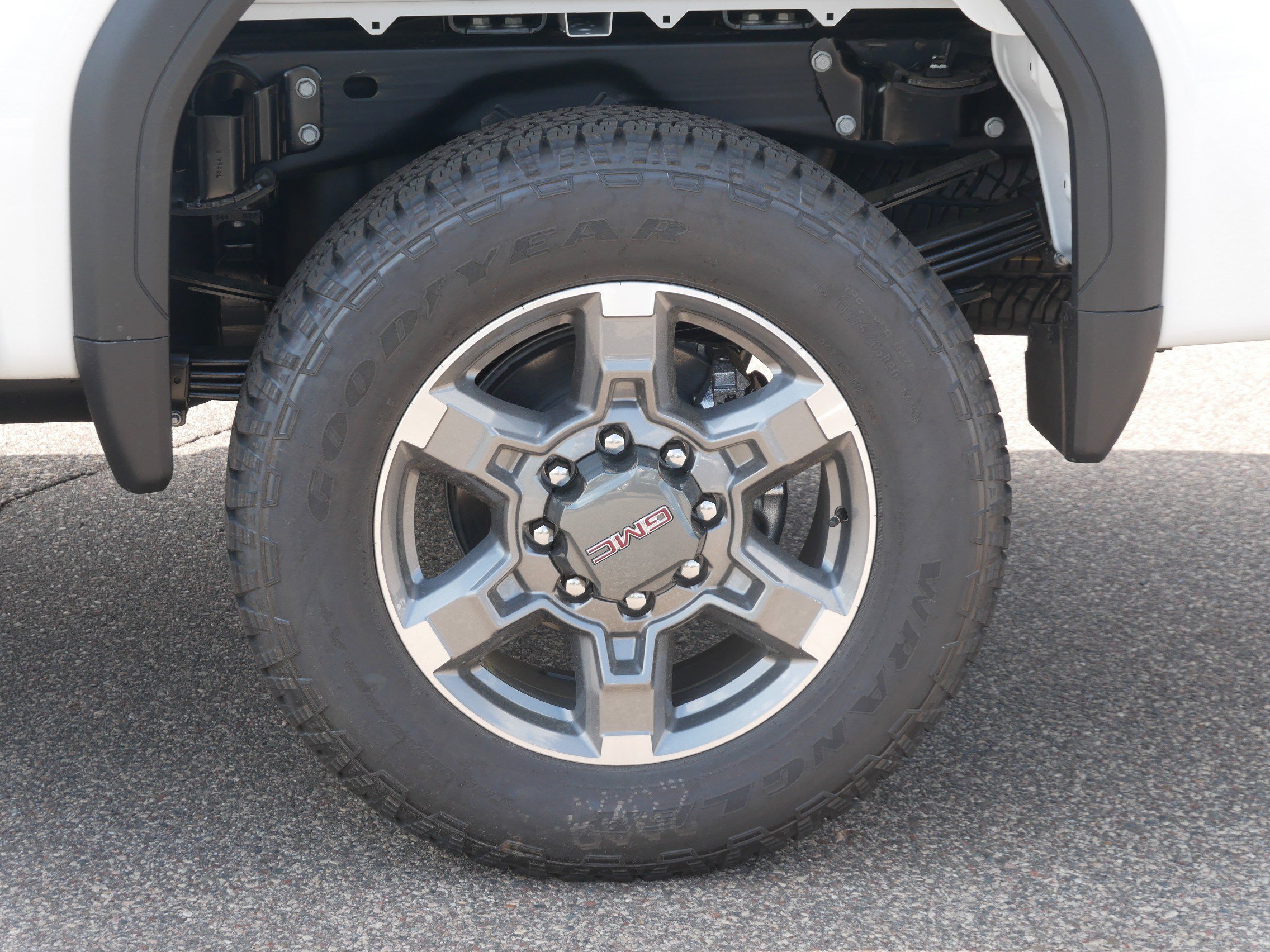 New 2026 Summit White GMC SLE image 3