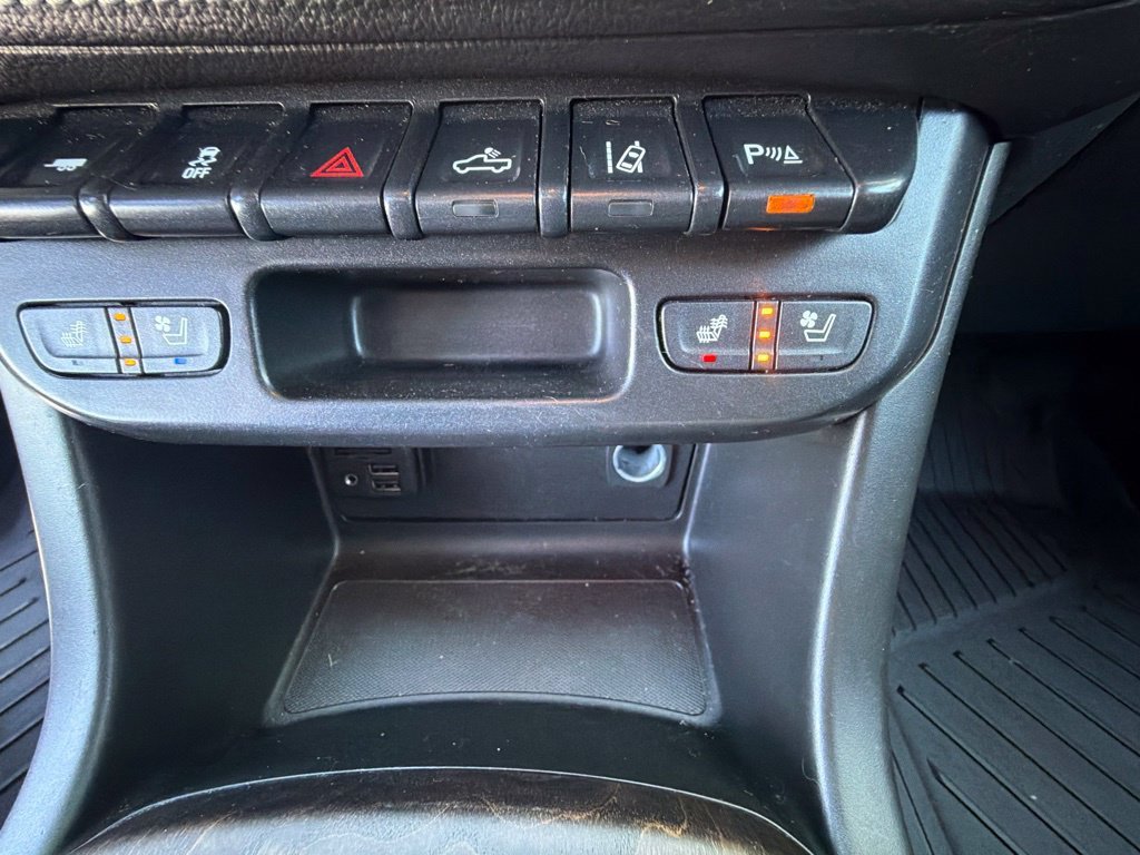 Used 2021 SATIN STEEL METALLIC GMC 4WD Denali image 31