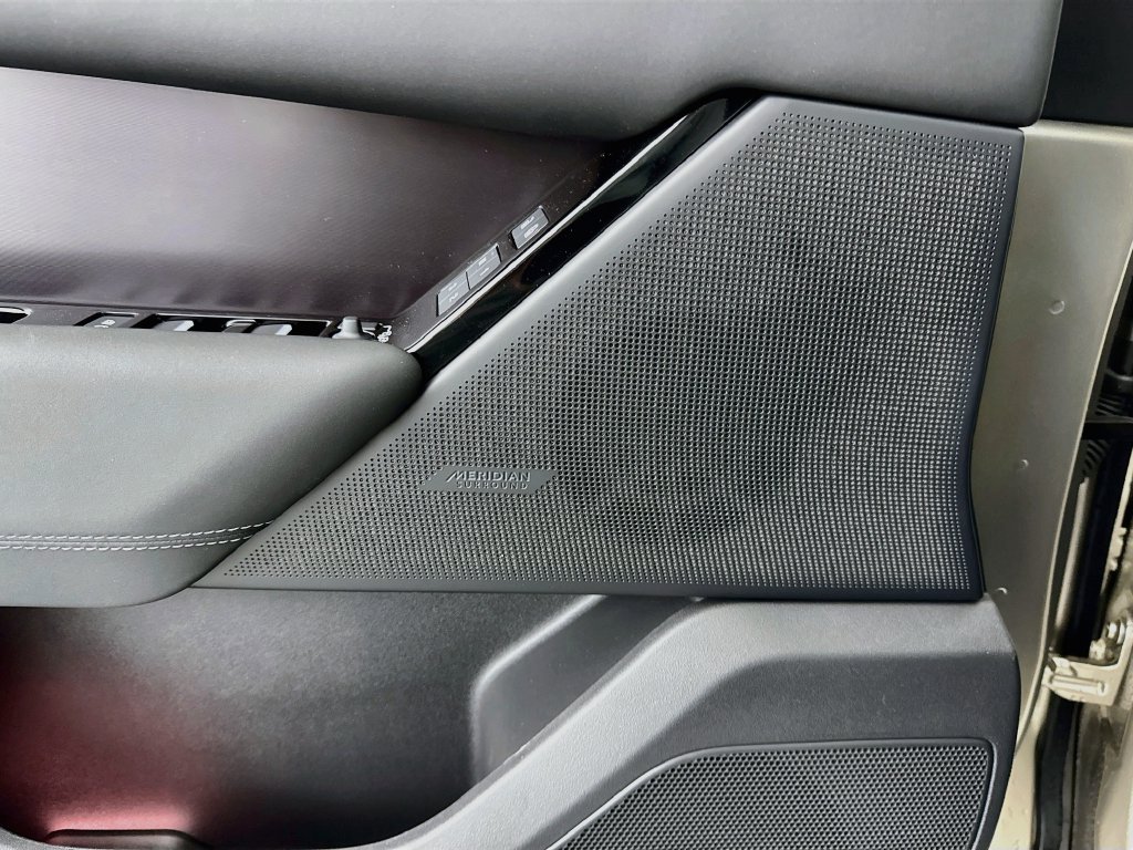 New 2026 Batumi Gold Land Rover Belgravia Edition image 19