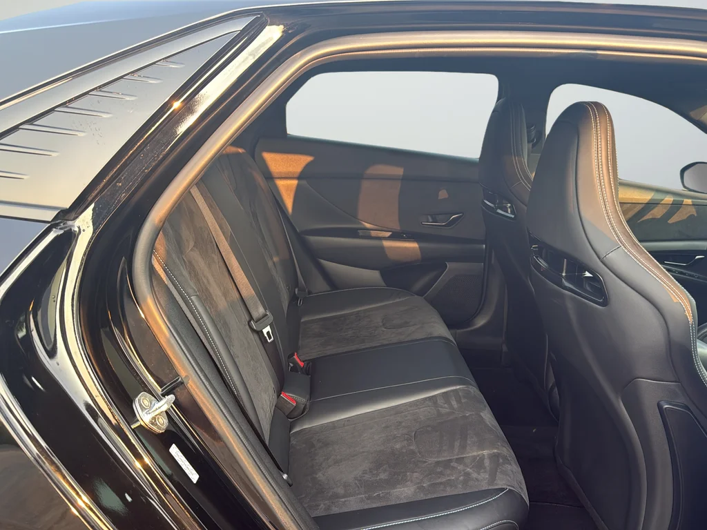 Used 2022 Black Hyundai Base image 35