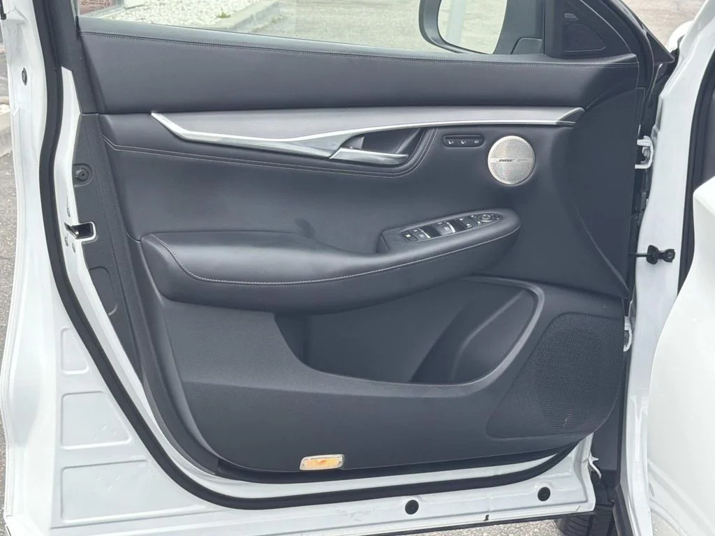 Used 2023 RADIANT WHITE INFINITI ESSENTIAL image 21
