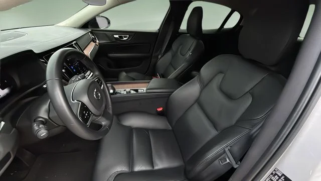 Used 2024 Silver Volvo Ultimate image 17
