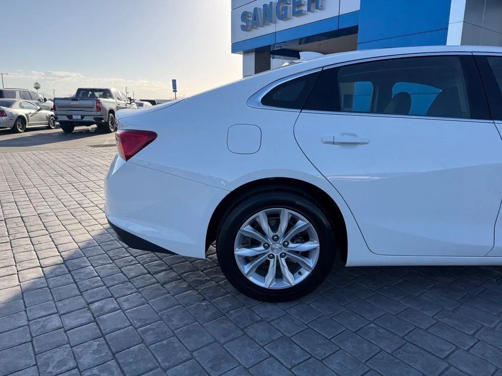 Used 2024 Summit White Chevrolet 1LT image 12