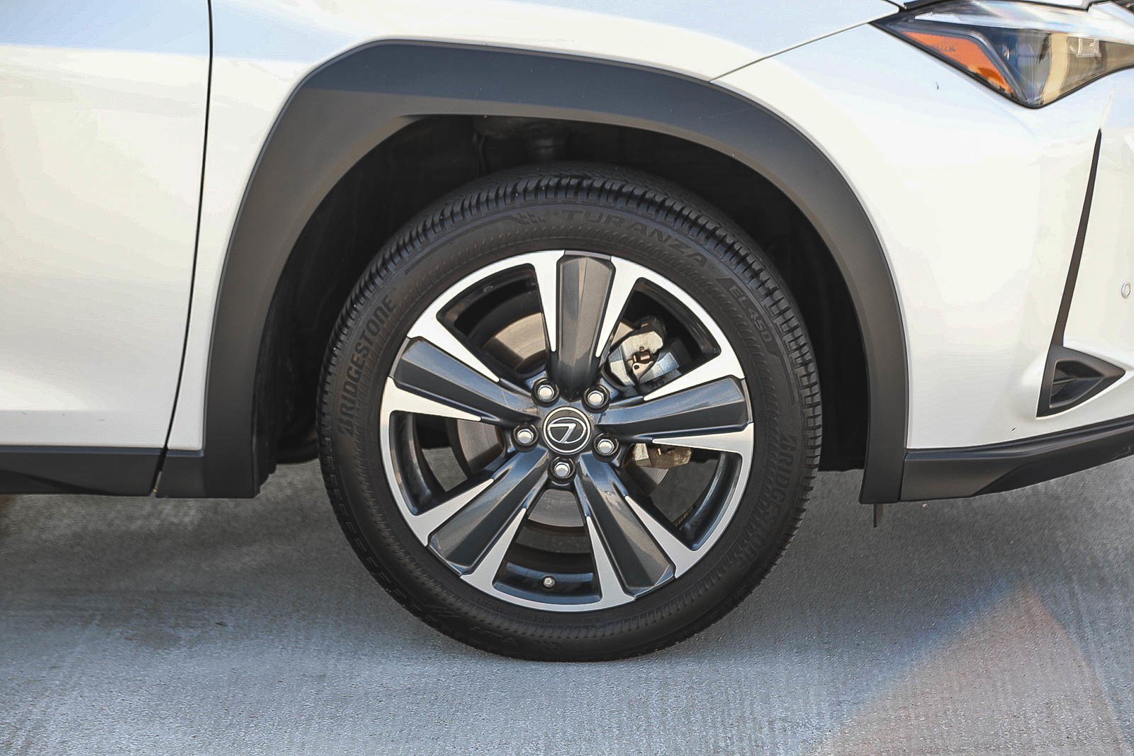 Used 2024 White Pearl Lexus 250h image 9