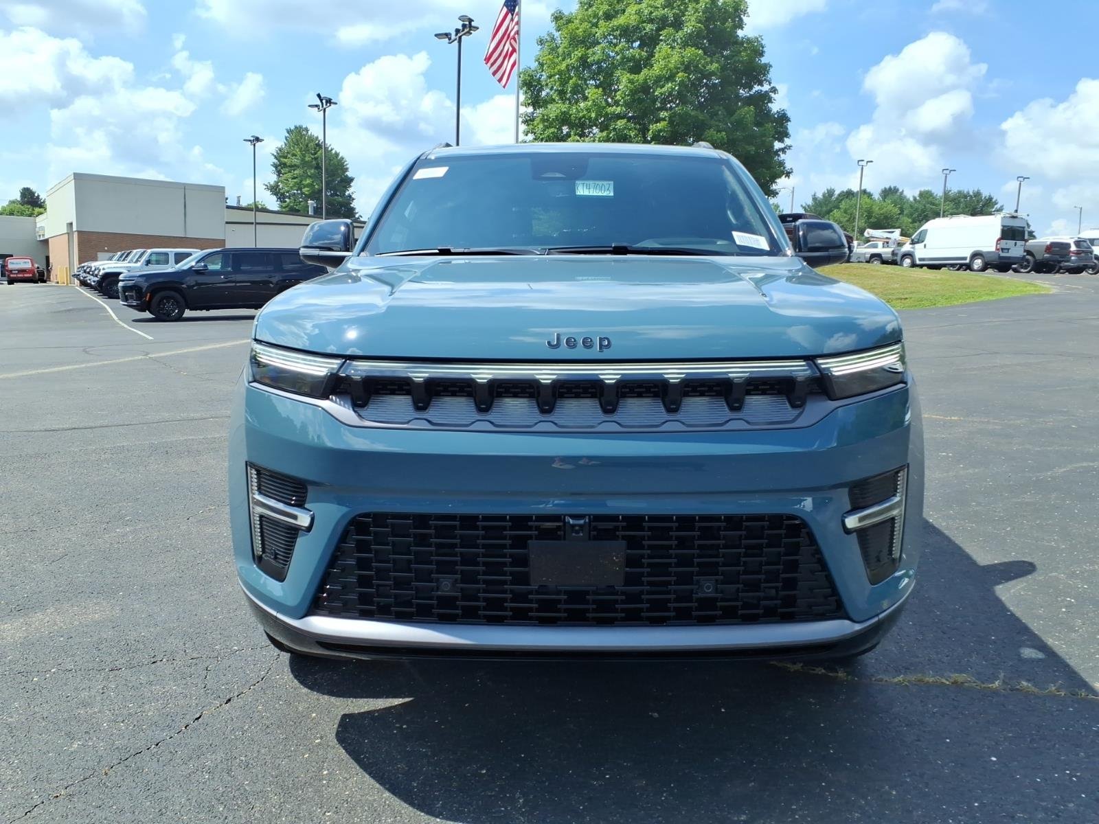 New 2026 Steel Blue Exterior Paint Jeep Limited Reserve 4x4 image 2