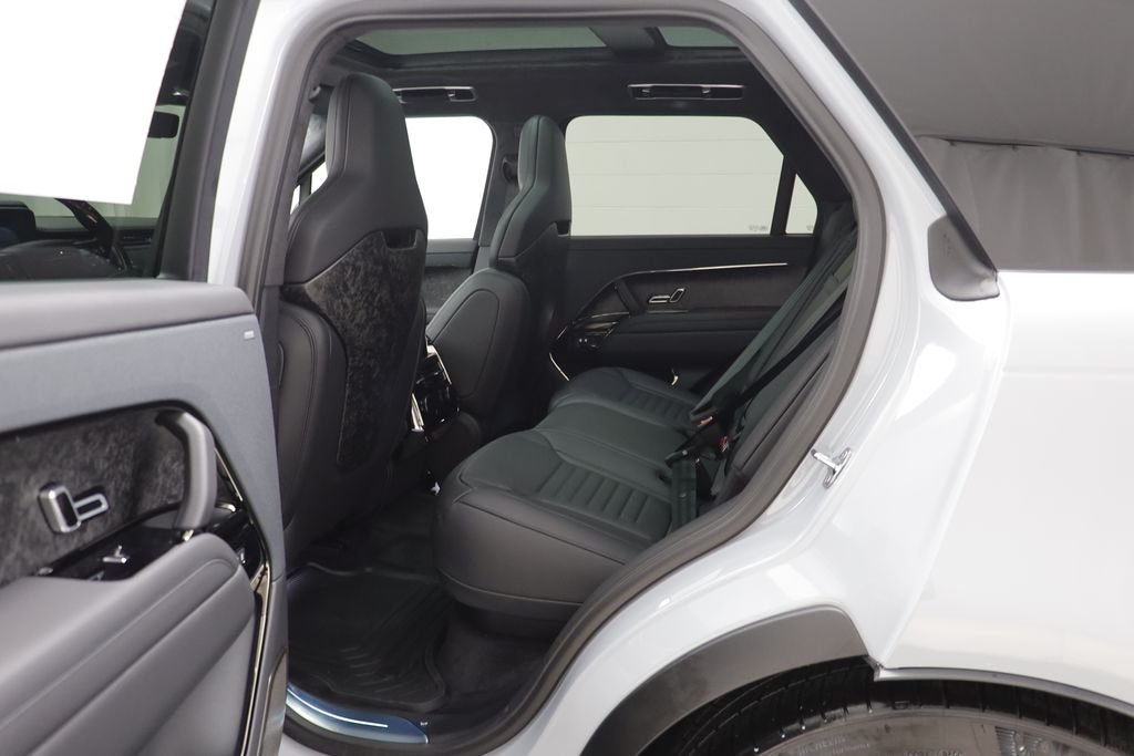 New 2026 Arroios Grey LAND ROVER SV image 18