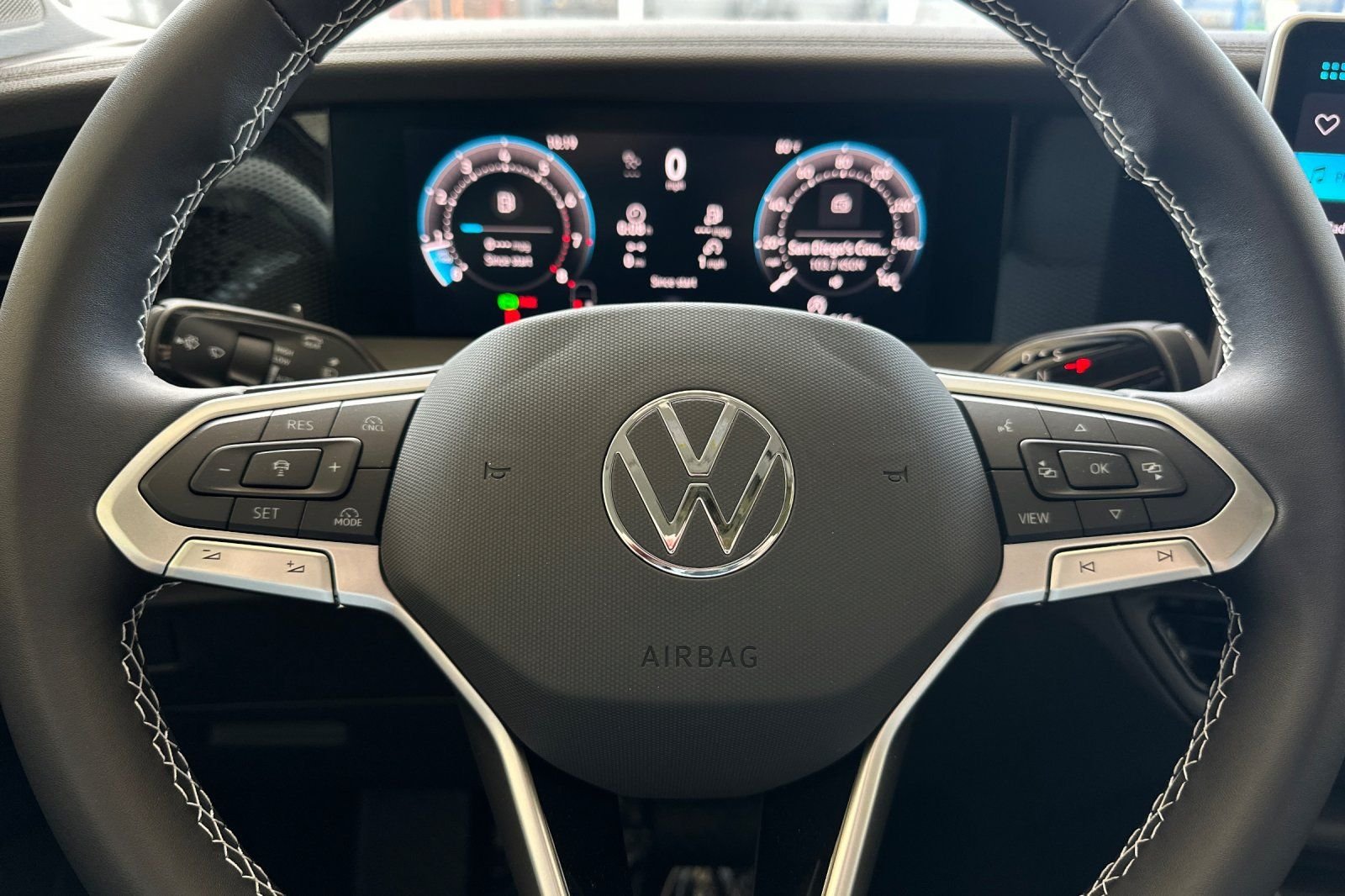 New 2026 Platinum Gray Metallic Volkswagen 2.0T SE image 23