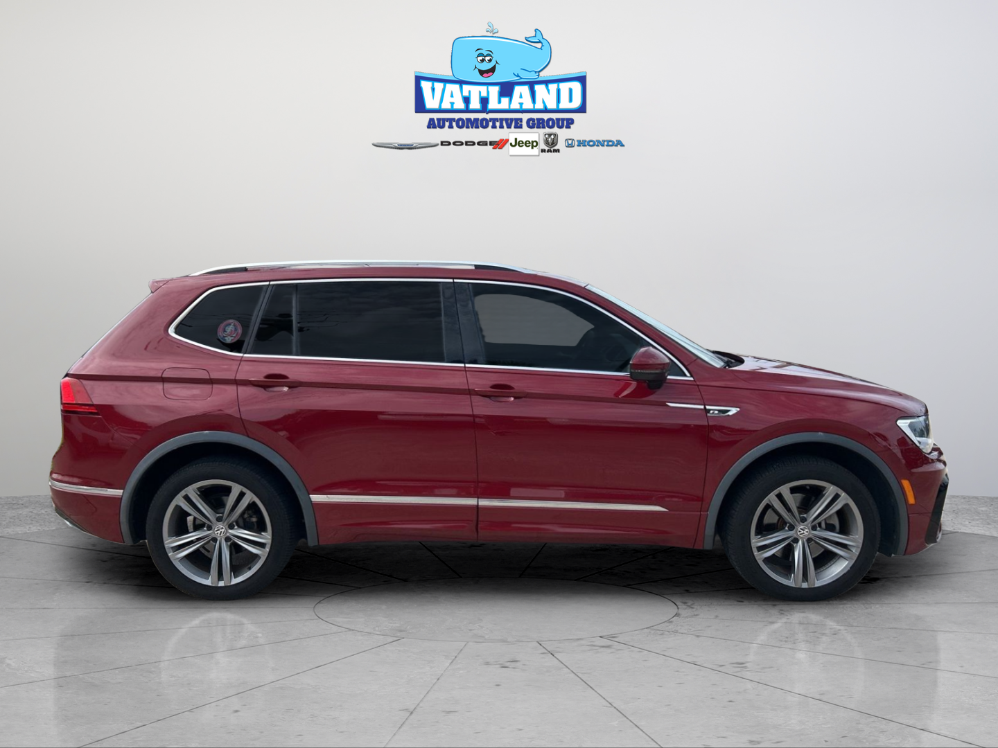 Used 2019 Red Volkswagen 2.0T SEL R-Line image 6