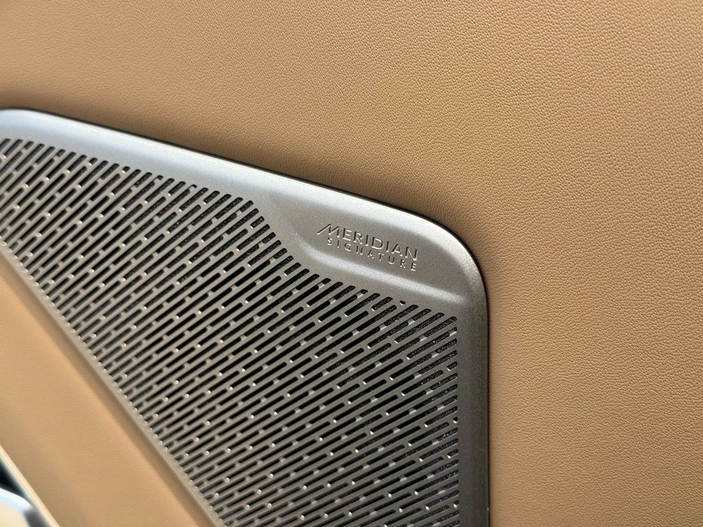New 2026 White Land Rover Autobiography image 25