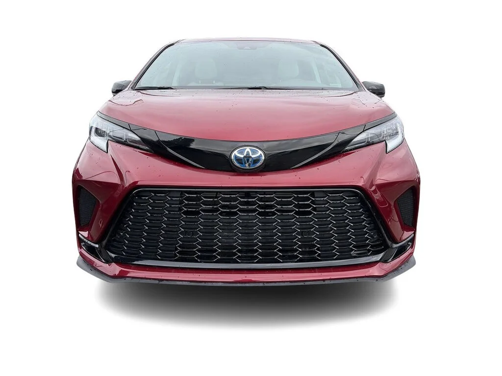 Used 2025  Toyota Sienna XSE AWD 7-Pass Dilawri Certified image 4